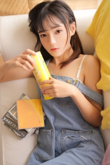 女士不遮阴小内搭走秀